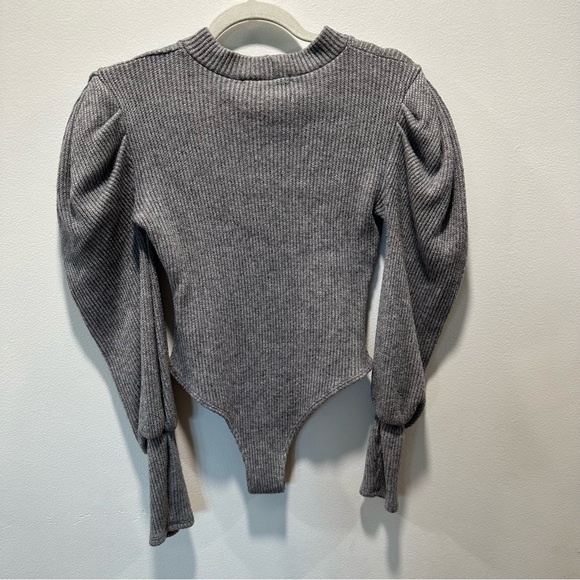 Akira Ribbed Puff Long Sleeve Mock Neck Gray Knit Bodysuit Women’s size S - Picture 6 of 8